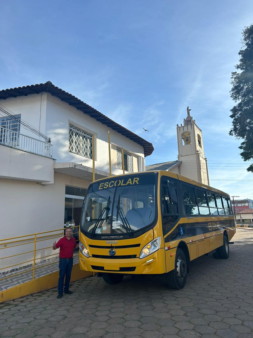 Prefeitura de Alagoa adquire mais um Ônibus 0km