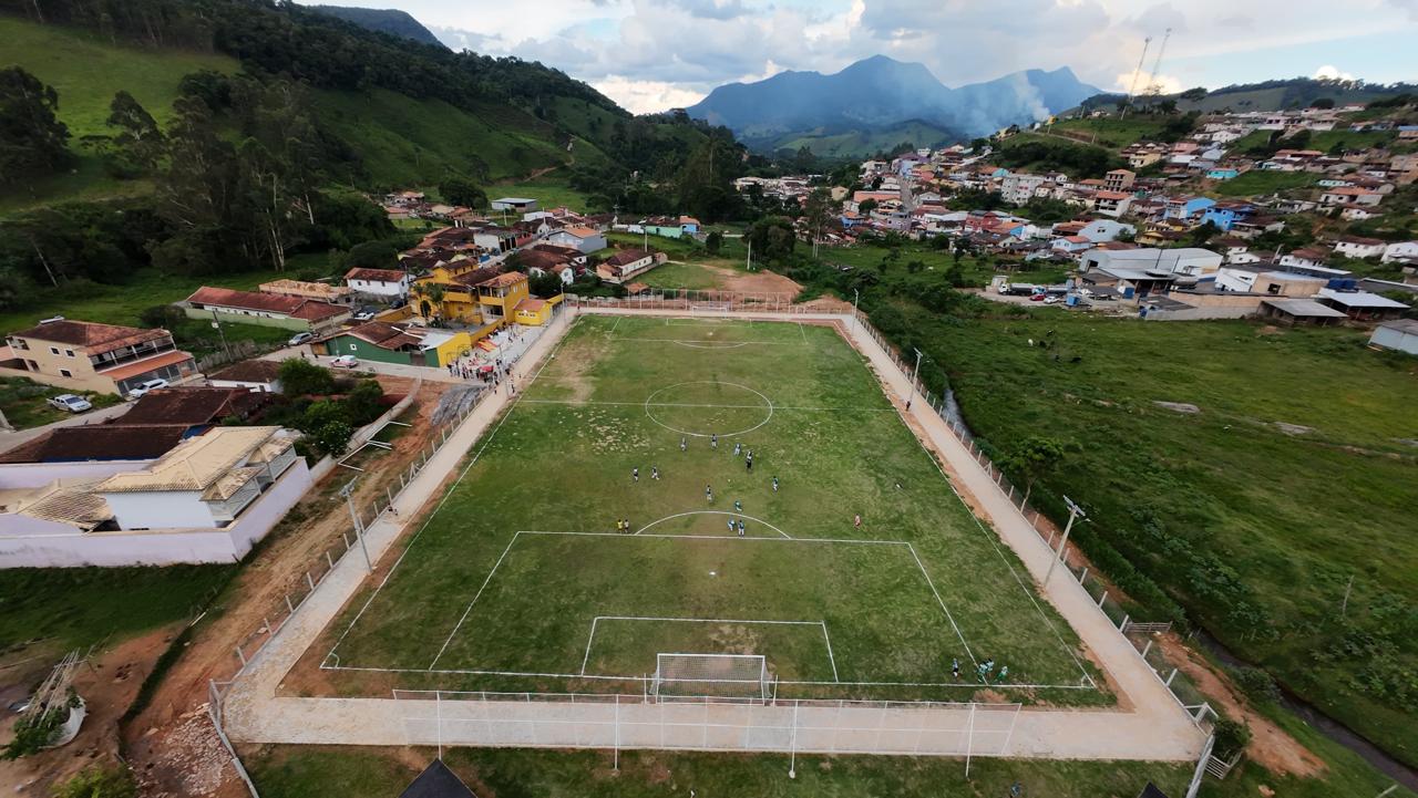 Prefeitura de Alagoa inaugura Estádio Municipal